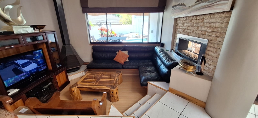 3 Bedroom Property for Sale in Welgelegen Western Cape